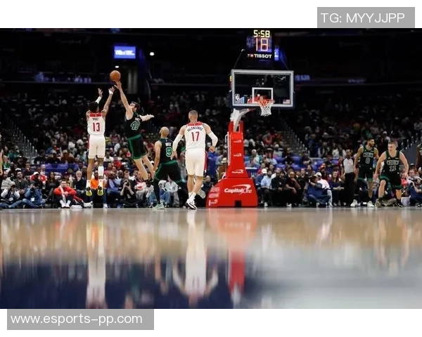 普尔上半场表现平平三分命中率低迷但罚球全中助球队保持竞争力