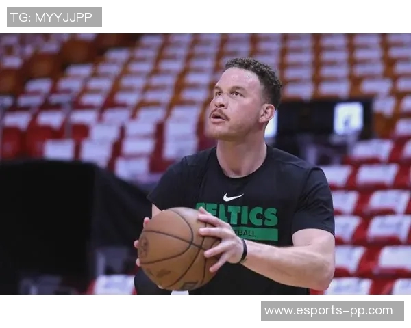 格里芬回忆被交易至活塞的经历感叹当时通过朋友获知消息的疯狂感受