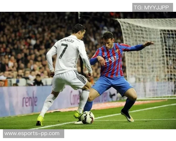 C罗赛后分享倒钩破门精彩瞬间引发球迷热议 C罗赛后分享倒钩破门精彩瞬间引发球迷热议