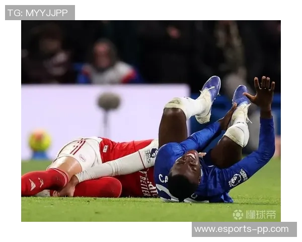 内维尔赞凯塞多为英超最佳中场卡拉格力挺赖斯更具全能与控球优势